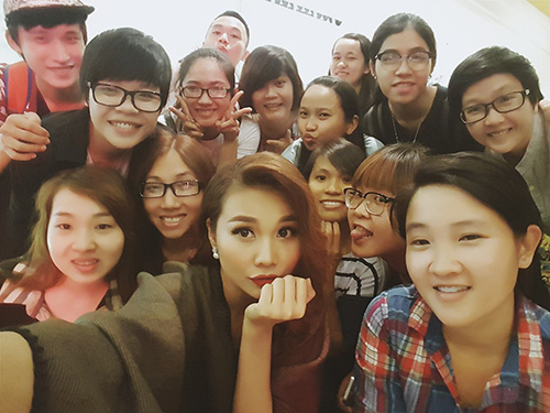 Facebook sao 26/1: Trấn Thành, Hoài Linh 'đóng bỉm' - 10