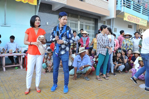 Việt Trinh về quê Quách Tuấn Du tặng quà Tết - 1