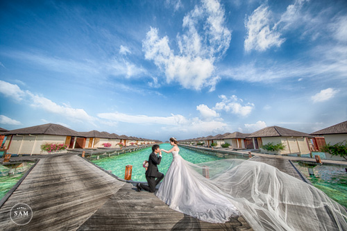 Cặp uyên ương chi 200 triệu chụp ảnh cưới ở Maldives - 1