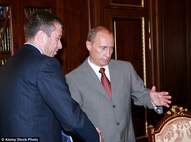 Mỹ: Putin từng được tỉ phú tặng siêu du thuyền 791 tỉ - 1