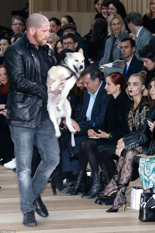 G-Dragon, Cara Delevingne gây náo loạn show Chanel - 8