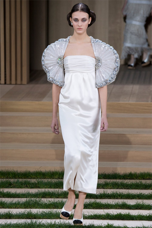 Bộ 3 hot girl Hollywood 'quậy tới bến' tại show Chanel - 13