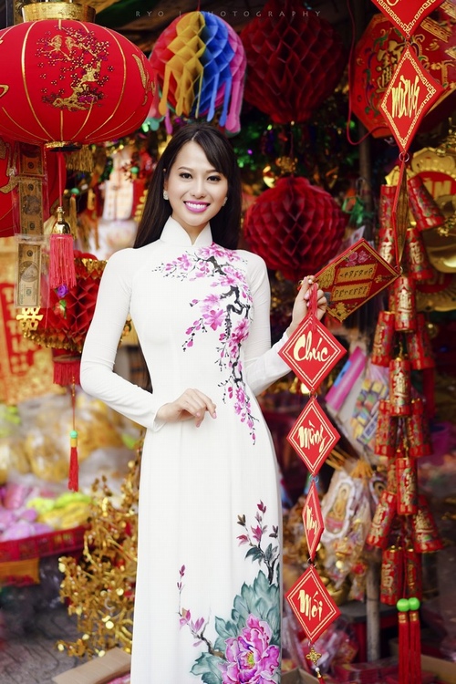 &#39;Tình mới của Thái Hòa&#39; diện áo dài đón xuân - 6