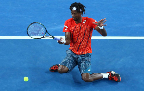 Hot shot: "Gã điên" Monfils quỳ gối bỏ nhỏ kỹ thuật - 1