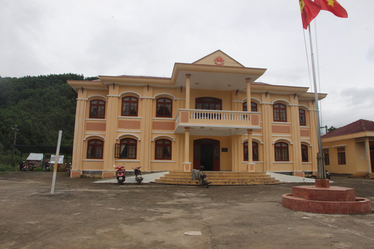 Ăn gạo hỗ trợ, người bị nôn ói, heo lăn ra chết - 2