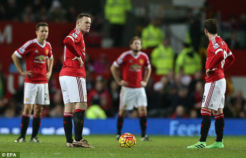 Van Gaal: "Tôi đã bị truyền thông sa thải 3 lần" - 2