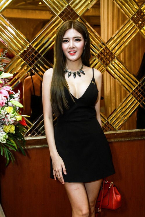 Sao Việt rạng rỡ chúc mừng vợ chồng Bình Minh - 10