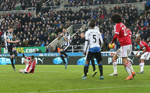 Liverpool đấu Arsenal & top 10 trận hay nhất NHA mùa này - 4