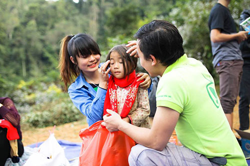 Cô bé vùng cao có khuôn mặt thiên thần được &#34;săn lùng&#34; - 12