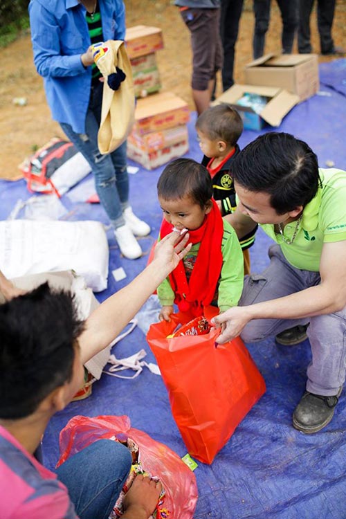 Cô bé vùng cao có khuôn mặt thiên thần được &#34;săn lùng&#34; - 13