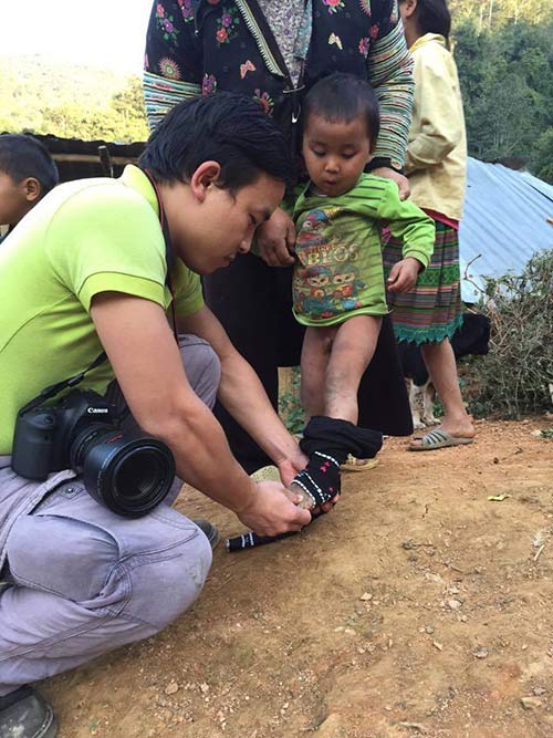 Cô bé vùng cao có khuôn mặt thiên thần được &#34;săn lùng&#34; - 14