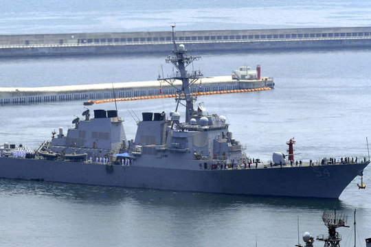 VN lên tiếng về việc tàu hải quân Mỹ có mặt ở Hoàng Sa - 1