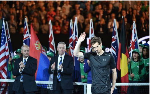 Khoảnh khắc Djokovic hôn sân, Murray khóc òa - 4