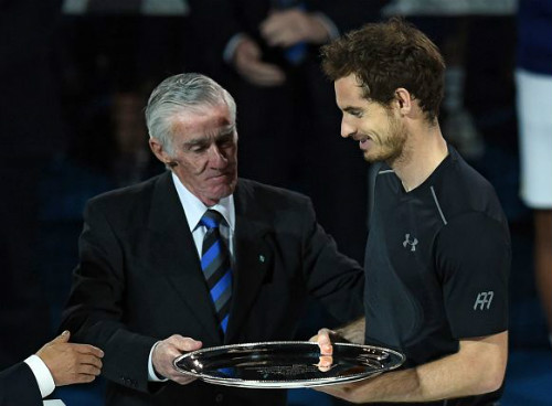Khoảnh khắc Djokovic hôn sân, Murray khóc òa - 5
