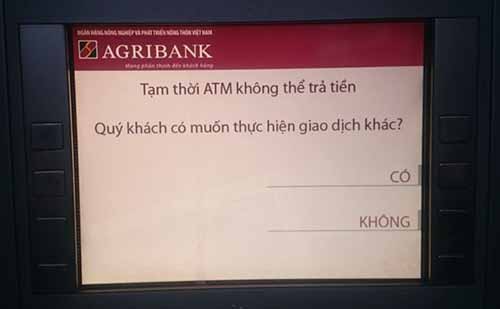 Hàng loạt máy ATM  “lăn ra ốm” dịp cận Tết - 3