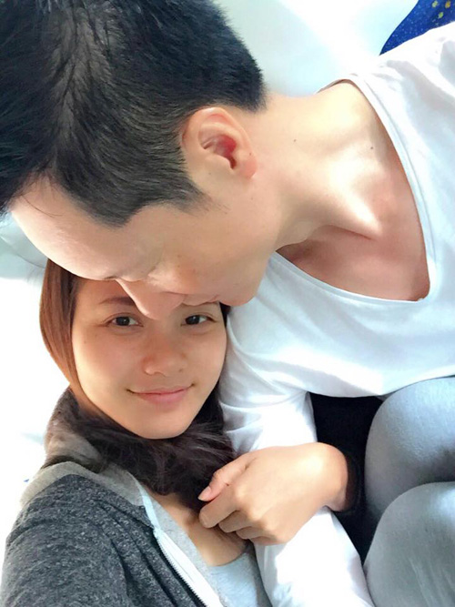 Facebook sao 1/2: Lộ diện 'bạn trai giấu mặt' của Bảo Thy - 4