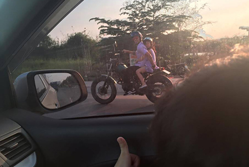 Facebook sao 1/2: Lộ diện 'bạn trai giấu mặt' của Bảo Thy - 8