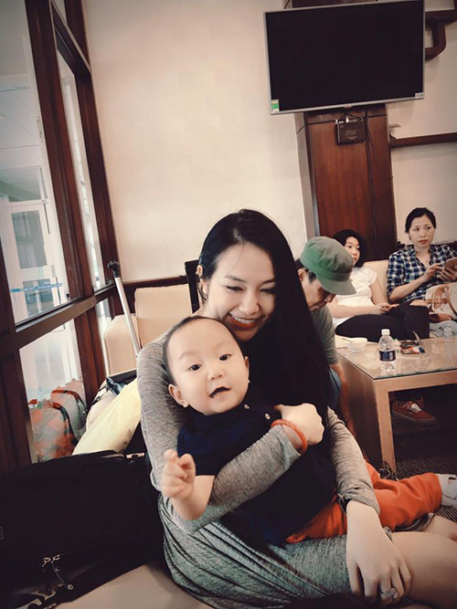 Facebook sao 1/2: Lộ diện 'bạn trai giấu mặt' của Bảo Thy - 8