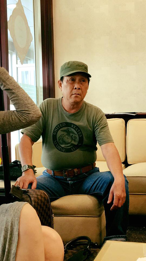 Facebook sao 1/2: Lộ diện 'bạn trai giấu mặt' của Bảo Thy - 9