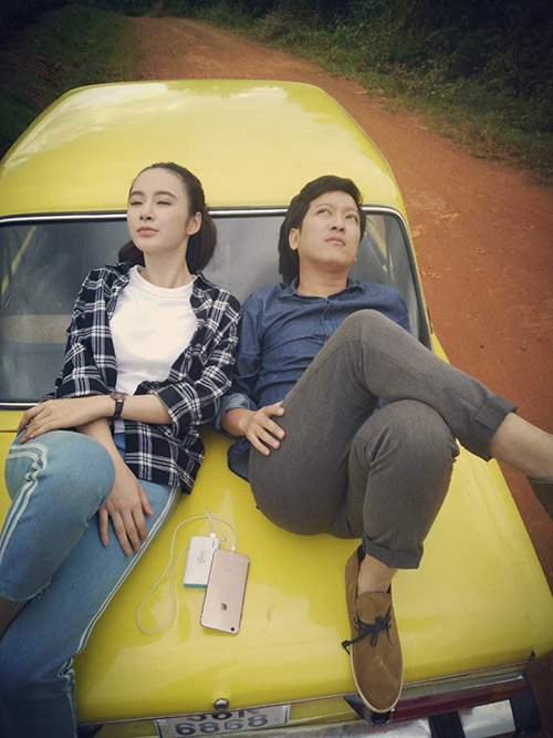 Facebook sao 1/2: Lộ diện 'bạn trai giấu mặt' của Bảo Thy - 10