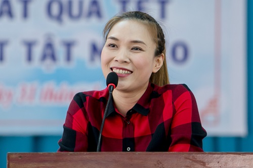 Mỹ Tâm hát vọng cổ tặng bà con nghèo miền Tây - 3