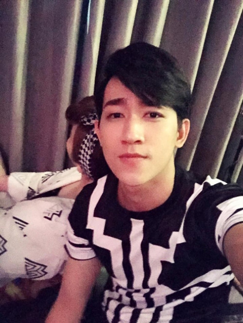 Facebook sao 1/2: Lộ diện 'bạn trai giấu mặt' của Bảo Thy - 5