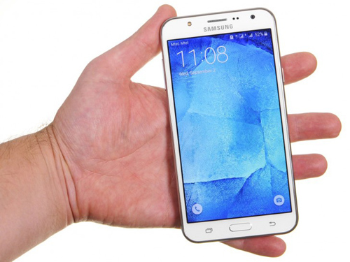 Samsung Galaxy J7 ra mắt