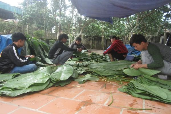 Về làng mỗi người gói hàng nghìn bánh chưng mùa Tết - 3