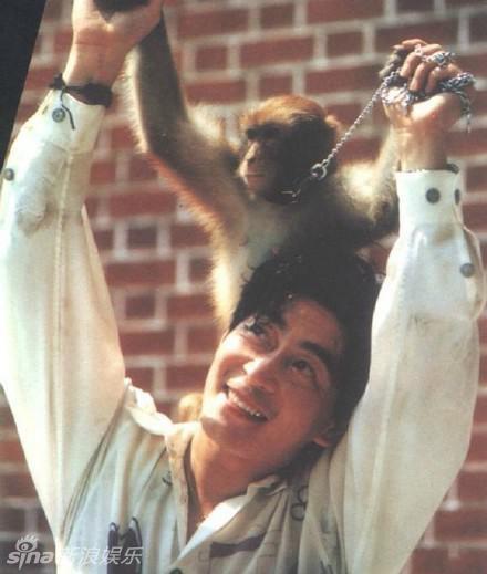 Hé lộ ảnh thời trẻ của 'Ngộ Không' Lục Tiểu Linh Đồng - 1