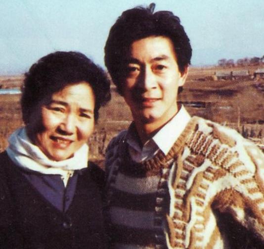 Hé lộ ảnh thời trẻ của 'Ngộ Không' Lục Tiểu Linh Đồng - 13