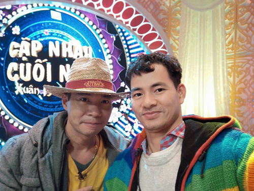 Facebook sao 3/2: Cao Thái Sơn khoe ngực trần khi vào bếp - 5