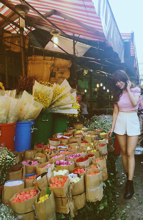 Khoảnh khắc bình dị của sao Việt khi mua bán 'chợ cóc' - 8