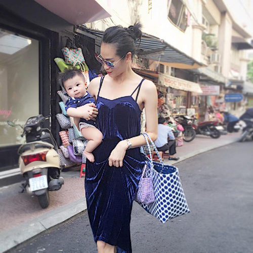 Khoảnh khắc bình dị của sao Việt khi mua bán 'chợ cóc' - 11