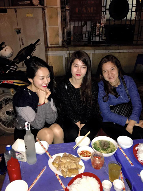 Facebook sao 3/2: Cao Thái Sơn khoe ngực trần khi vào bếp - 5