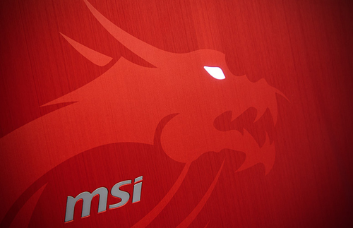 Đánh giá laptop &#39;chiến đấu&#39; MSI GT72 Dominator Pro Dragon Edition - 2