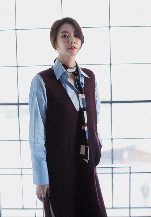 Chất chơi với kiểu khăn ‘đeo như không đeo’ - 9