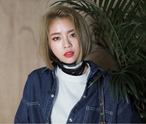 Chất chơi với kiểu khăn ‘đeo như không đeo’ - 11