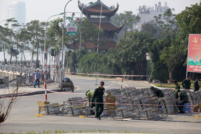 HN: Trận địa pháo hoa được bảo vệ nghiêm ngặt trước giờ G - 6