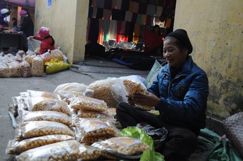 Đi chợ phiên Đông Biên lớn nhất cuối cùng trong năm - 7