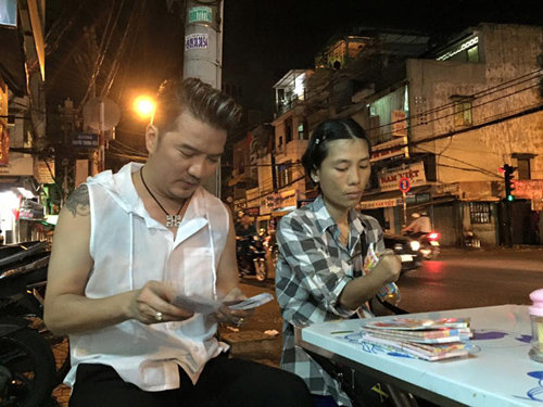 Faceboook sao 8/2: Sao Việt rộn ràng đón giao thừa - 1