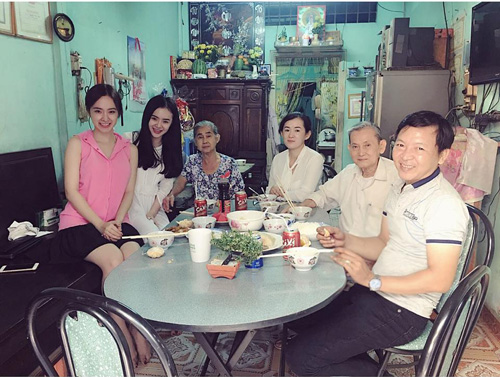 Facebook sao 9/2: Sao Việt quây quần bên gia đình vui Tết - 13