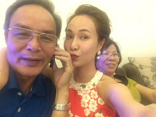 Facebook sao 9/2: Sao Việt quây quần bên gia đình vui Tết - 11