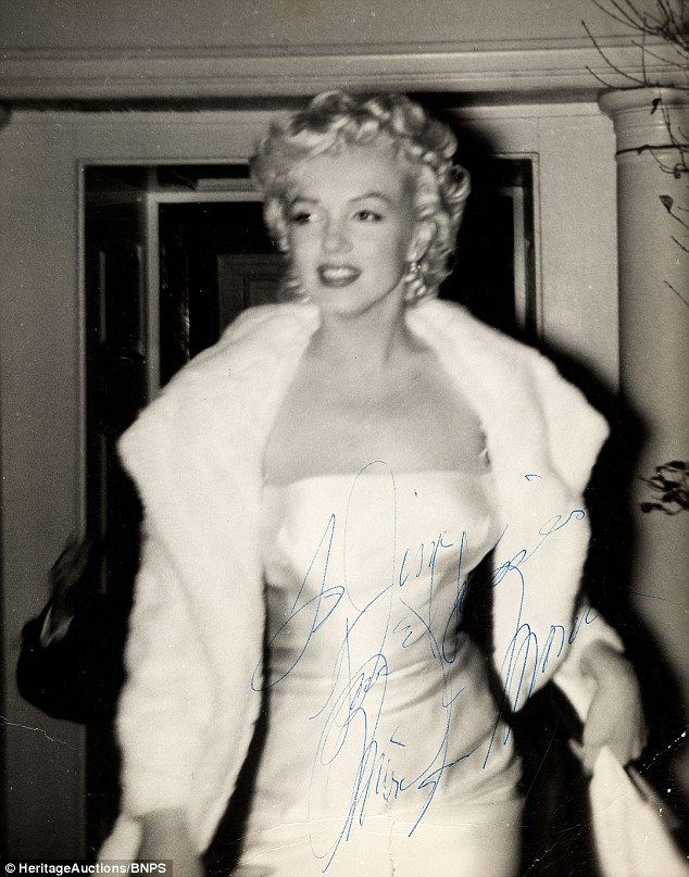 Fan cuồng tiết lộ bộ ảnh của nữ hoàng sexy Marilyn Monroe - 1