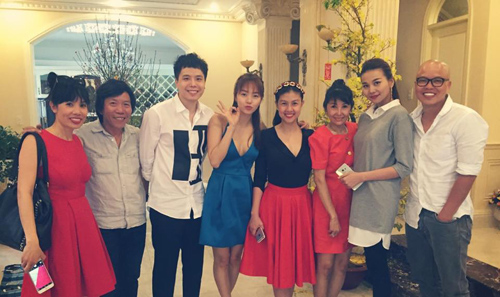 Facebook sao 10/2: Phạm Hương khoe nhà khang trang ở quê - 9