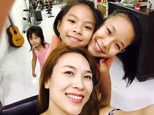 Facebook sao 10/2: Phạm Hương khoe nhà khang trang ở quê - 5