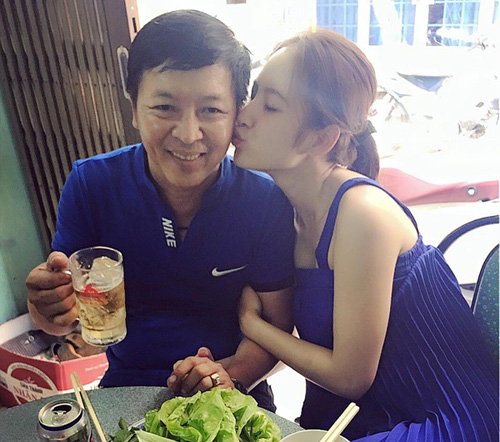 Facebook sao 10/2: Phạm Hương khoe nhà khang trang ở quê - 7