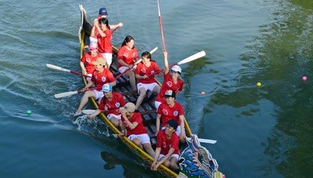 Bình Định: Sôi nổi lễ hội đua thuyền - 1