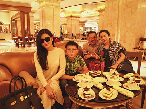 Facebook sao 13/2: Bạn gái cũ Trấn Thành khoe tình mới 'soái ca' - 3