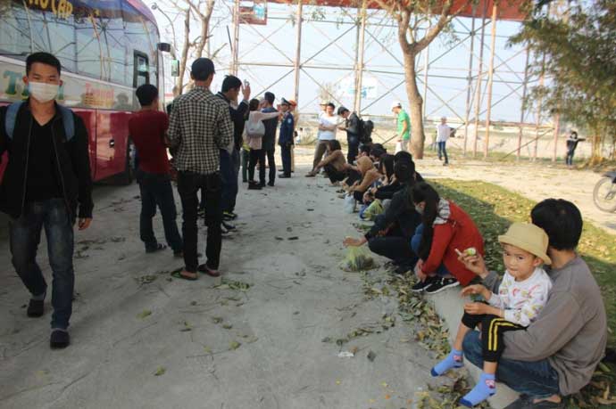 Bắt xe khách 46 chỗ ''nhồi" 71 người - 2