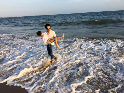 Facebook sao 14/2: Quốc Cường đăng ảnh hôn lễ khiến fan tò mò - 5